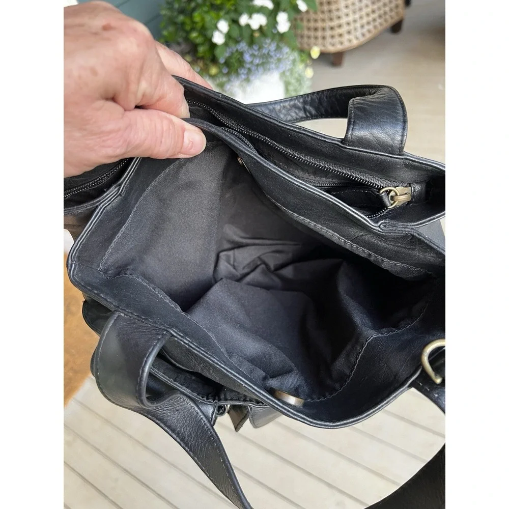 HOBO International Purse Handbag Satchel Crossbody Black Leather With Strap
